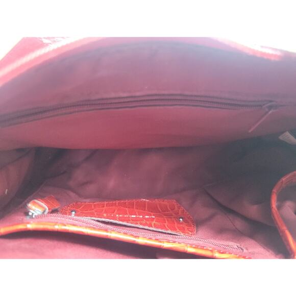 LIZ Claiborne Red Alligator Print Zip Snap Closure Small Outside Pocket - Picture 12 of 16